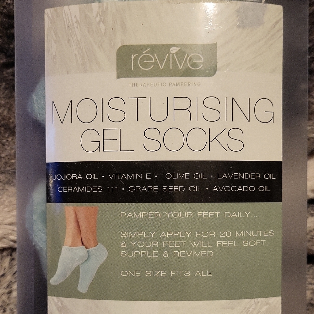 Revive Moisturising Gel Socks